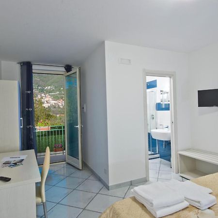 Gli Dei Gemelli Bed & Breakfast Аджерола Екстериор снимка