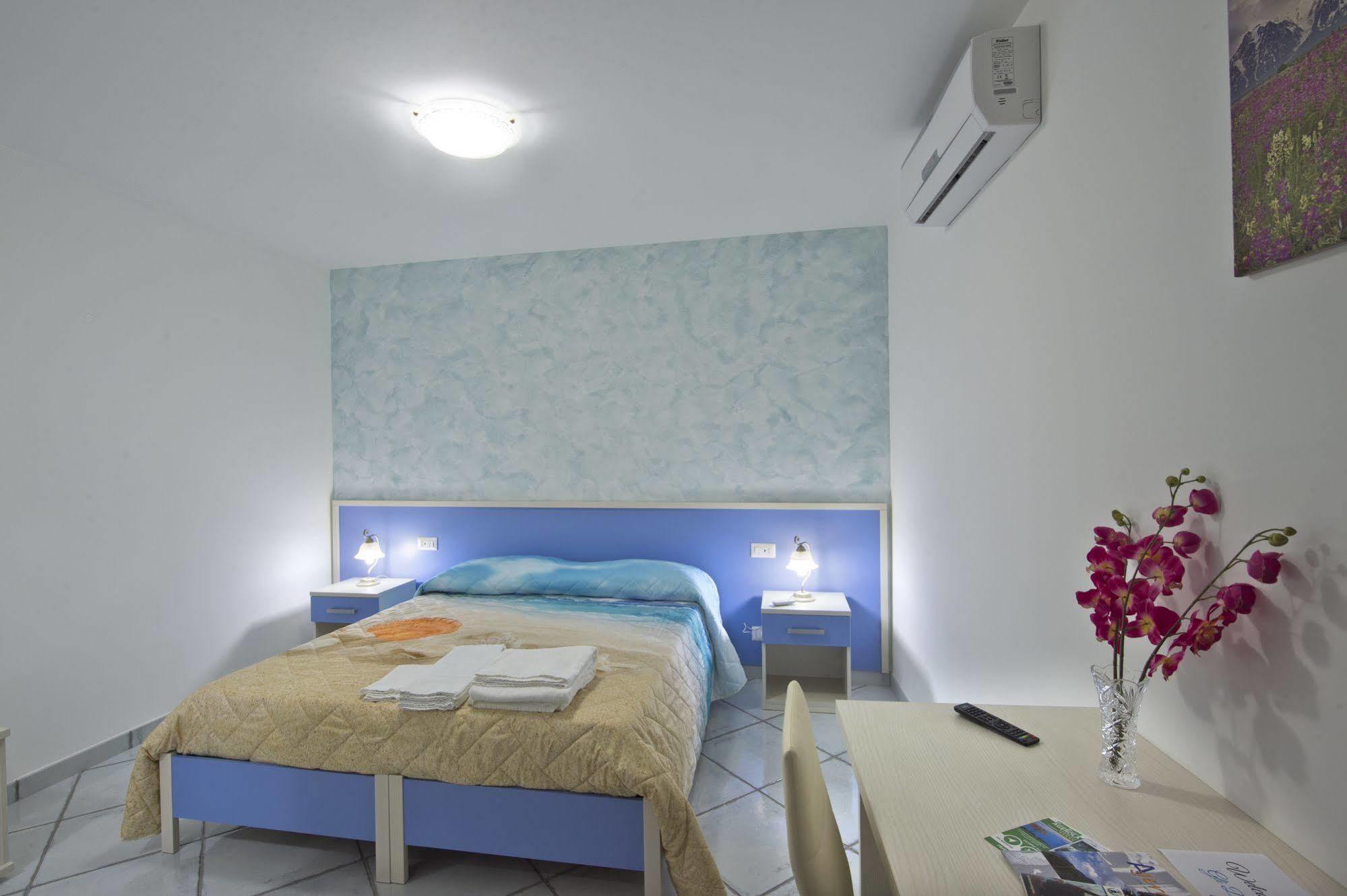 Gli Dei Gemelli Bed & Breakfast Аджерола Екстериор снимка