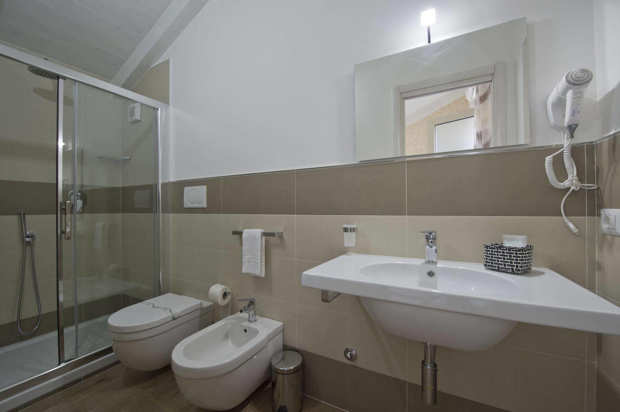 Gli Dei Gemelli Bed & Breakfast Аджерола Екстериор снимка