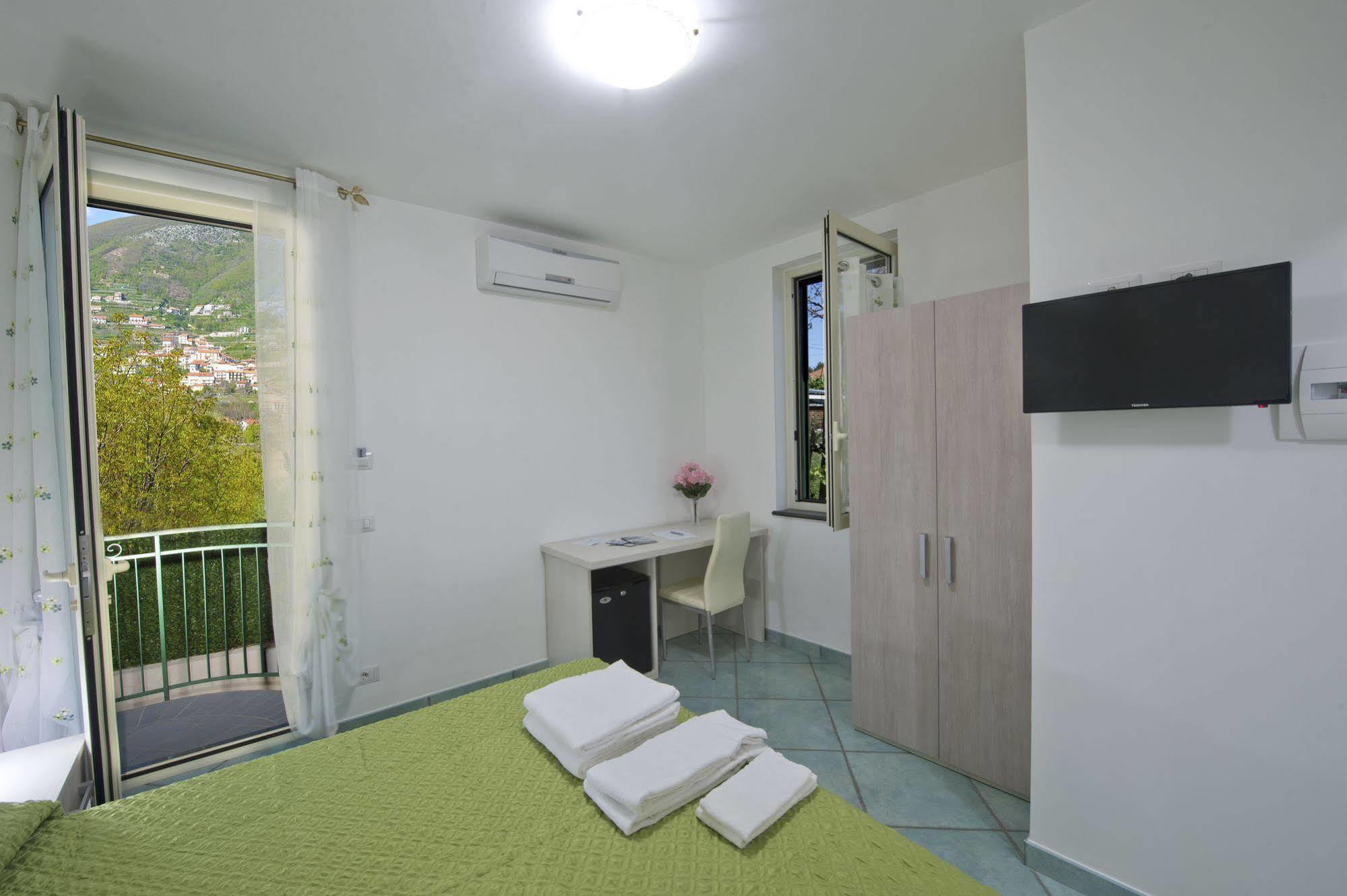 Gli Dei Gemelli Bed & Breakfast Аджерола Екстериор снимка