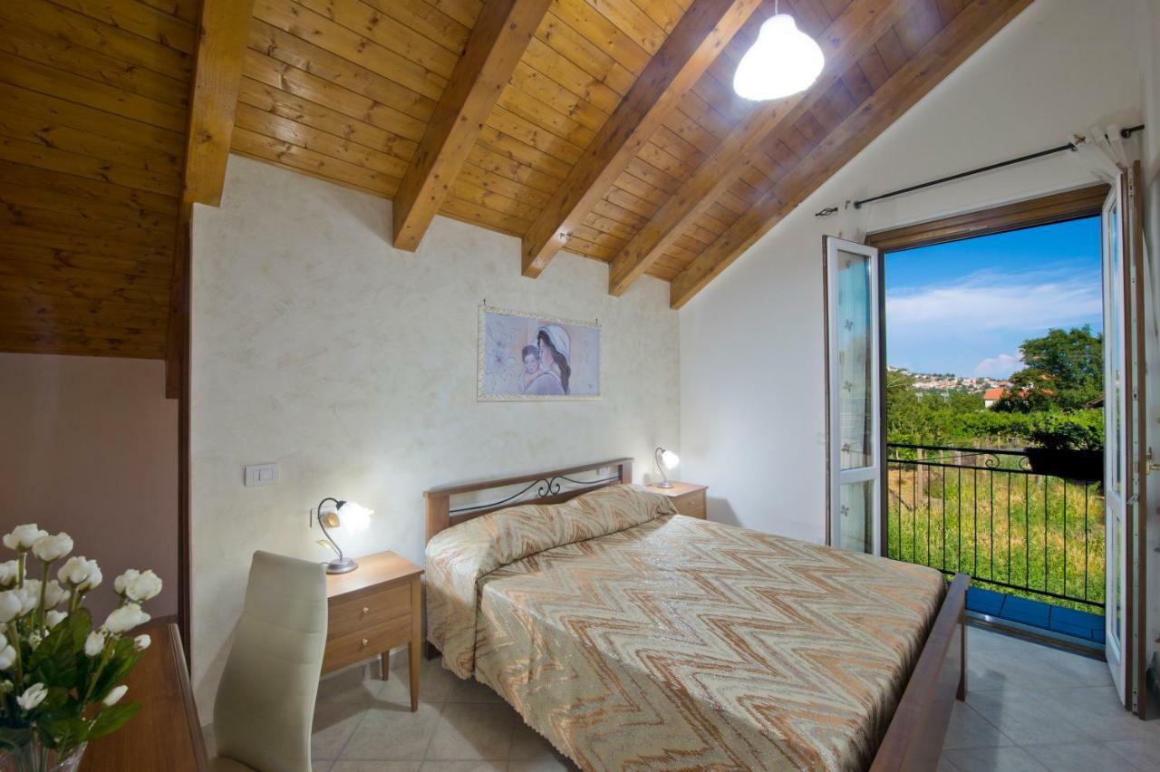 Gli Dei Gemelli Bed & Breakfast Аджерола Екстериор снимка