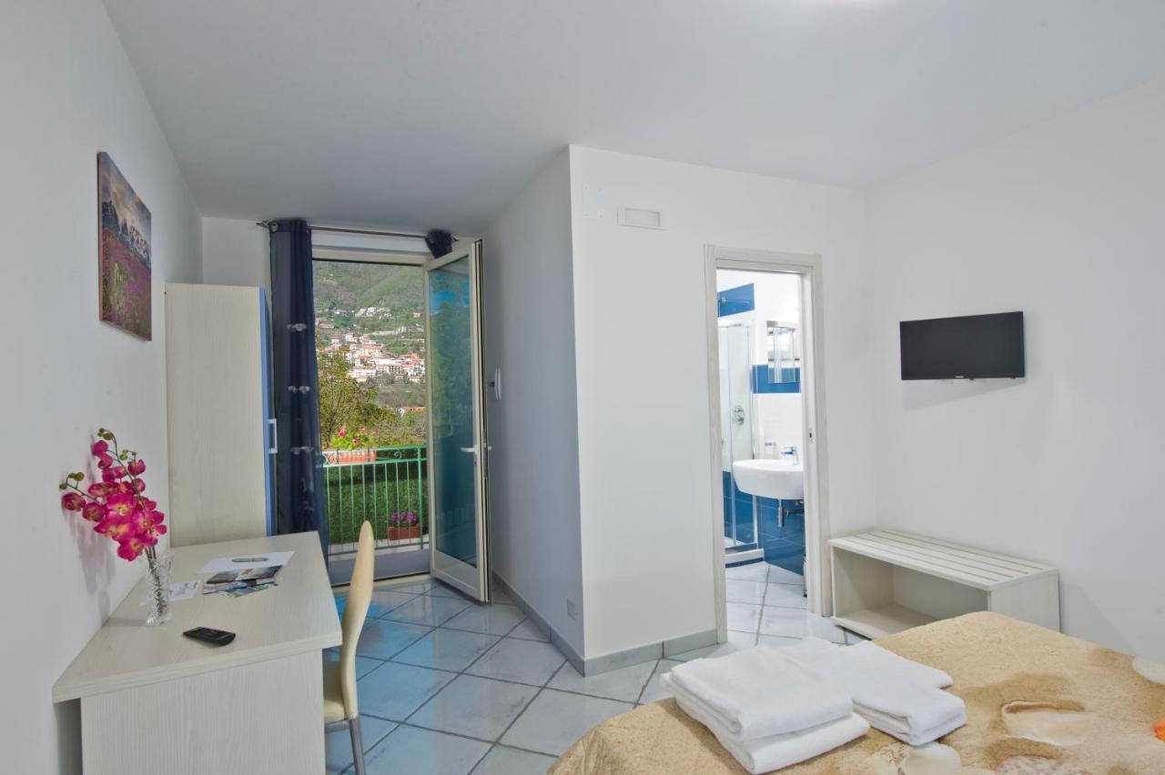 Gli Dei Gemelli Bed & Breakfast Аджерола Екстериор снимка